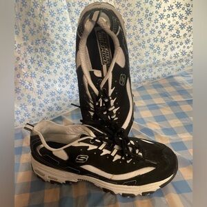 Women’s size 10, sketchers